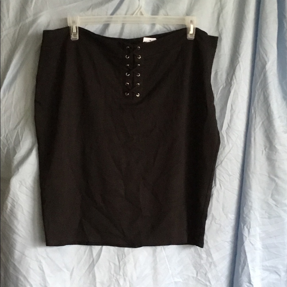 NWT Charlotte Russe black pencil skirt.